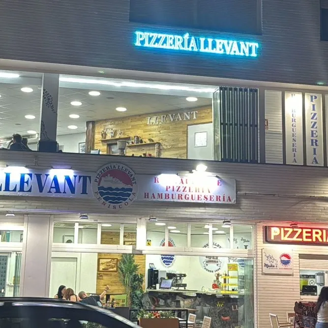 Rótulo de Neón Led para Pizzería Llevant en Peñíscola